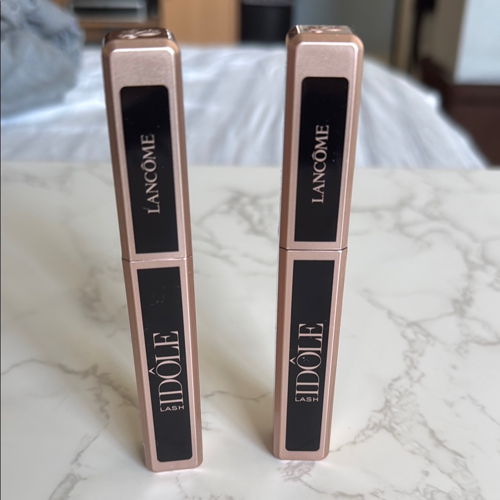 Black and Gold Mascara with Striking Accents